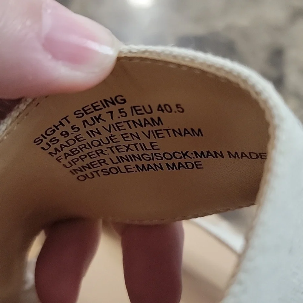 NWOT Sightseeing Espadrille Wedge 9.5